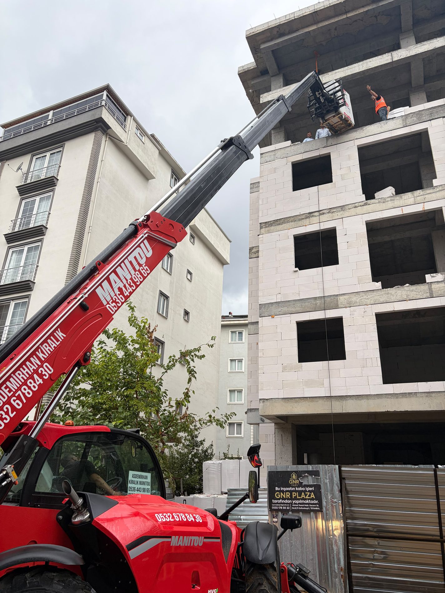 Manitou ile üst kata malzeme teslimatı